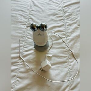 NuFace Trinity Toning Device